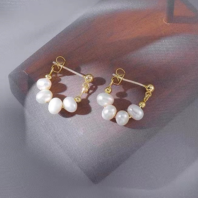 Women's Simple And Natural Freshwater Pearl Pendant Earrings