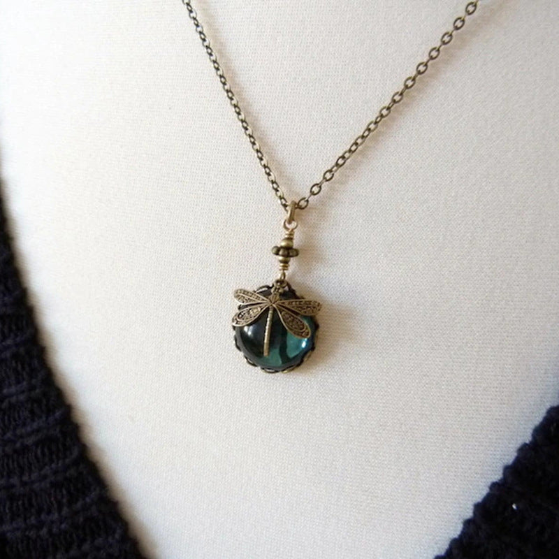 Creative Retro Dragonfly Green Crystal Ladies' Pendant Necklace