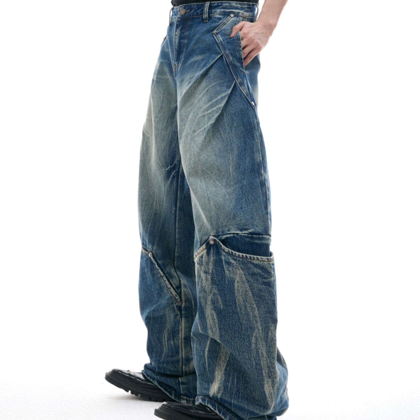 Men's Retro Washed Burst Pattern Curved Knife Jeans