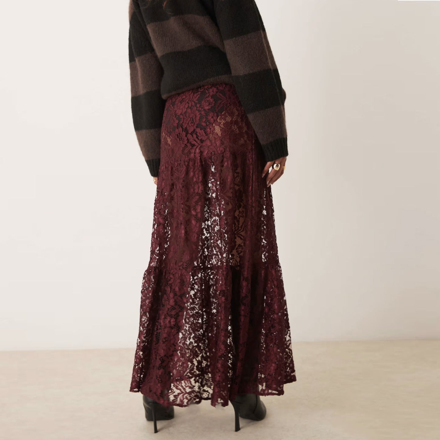 Flowers Elastic Waist Lace Skirt
