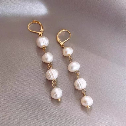 Women's Simple And Natural Freshwater Pearl Pendant Earrings