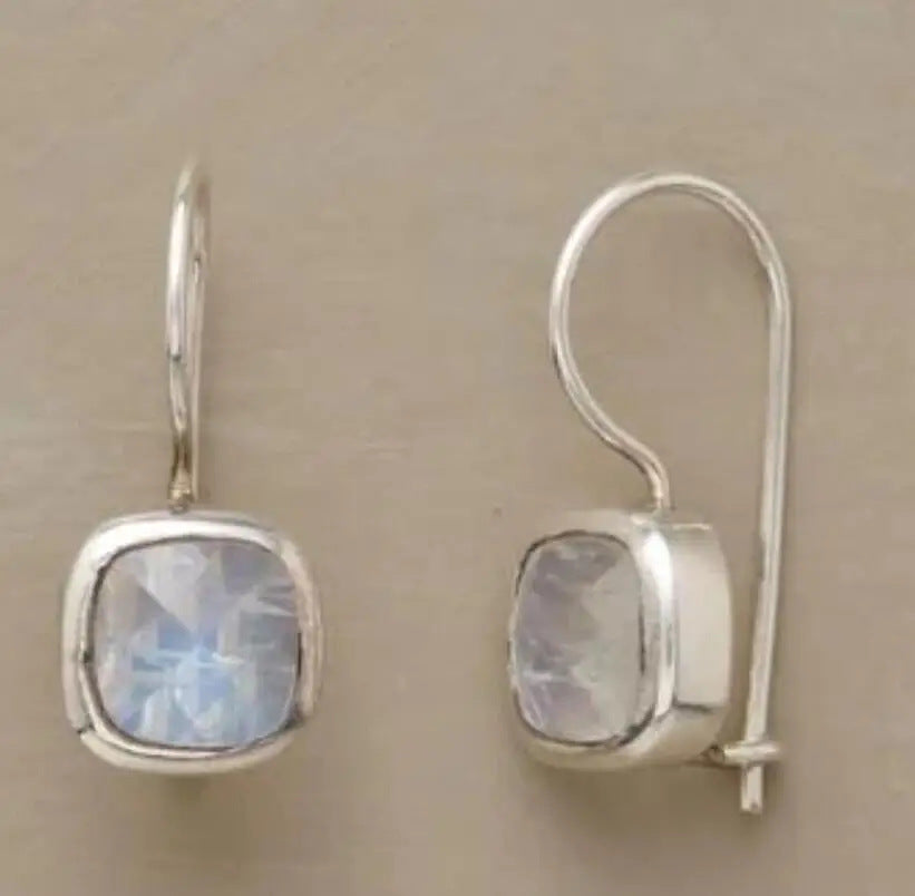 New Fashion Simple Earrings Studded With Zircon